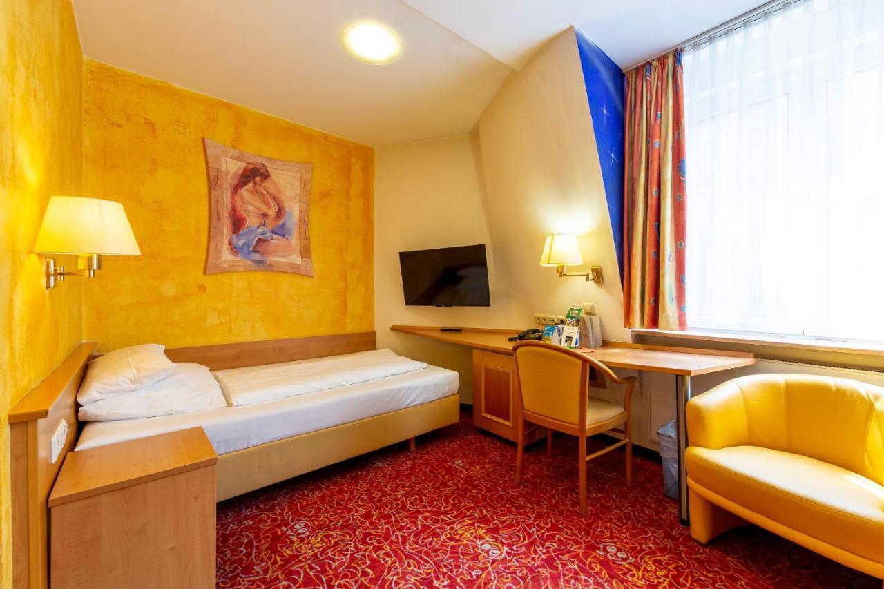 Allvitalis Traumhotel Karlsruhe Exterior foto